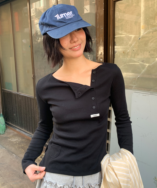 ASYMMETRIC BUTTON MINI POCKET LONG SLEEVE BLACK