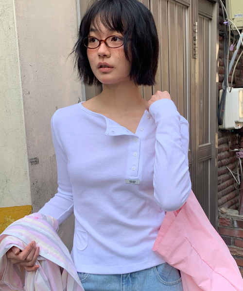 ASYMMETRIC BUTTON MINI POCKET LONG SLEEVE WHITE