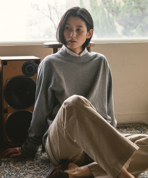 W. Whole Garment Crew-Neck Knit (Heather Gray)