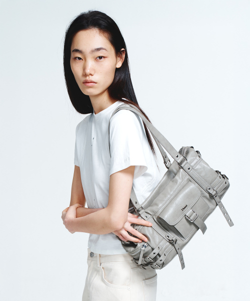 BELTED POCKET SHOULDER BAG IN GREY