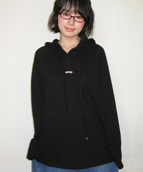 HOODED RAGLAN OVER FIT LONG SLEEVE BLACK