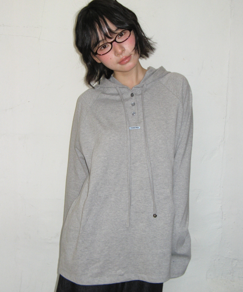 HOODED RAGLAN OVER FIT LONG SLEEVE GREY