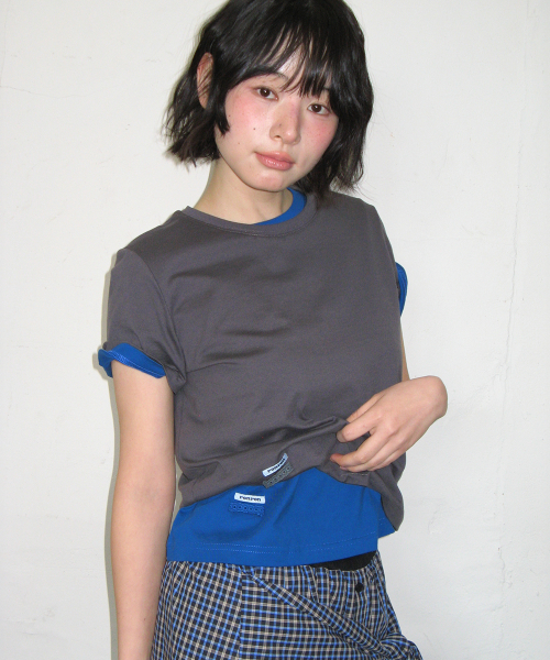 MINI LABEL CROP SHORT SLEEVE CHARCOAL