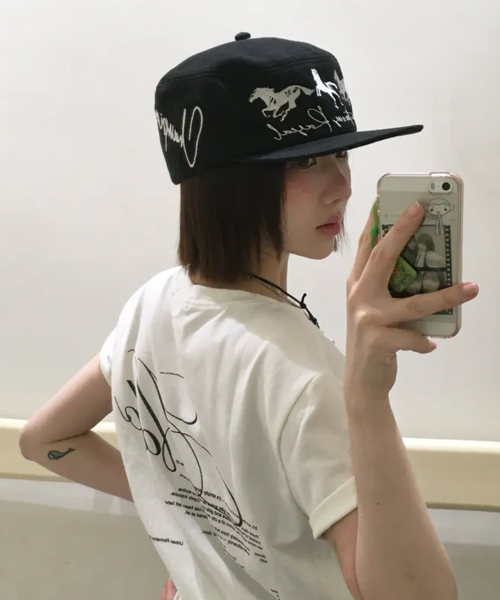 [류정란 × 스켈리웩] HORSE 필박스 캡[블랙]
