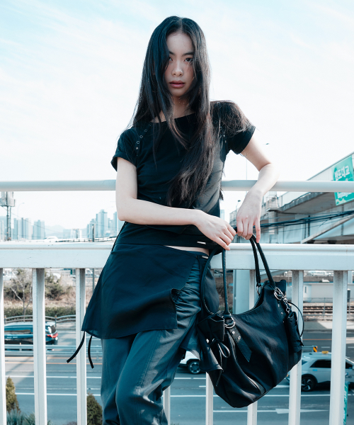 [미세키서울X여밈] Snap shirring shortsleeve BLACK