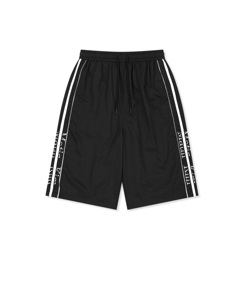 SIDE LOGO BERMUDA TRACK PANTS IN BLACK
