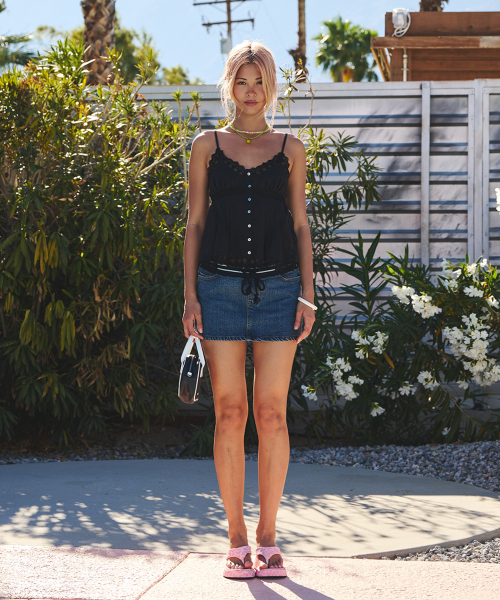 PIN-TUCK LACE SLEEVELESS BLACK