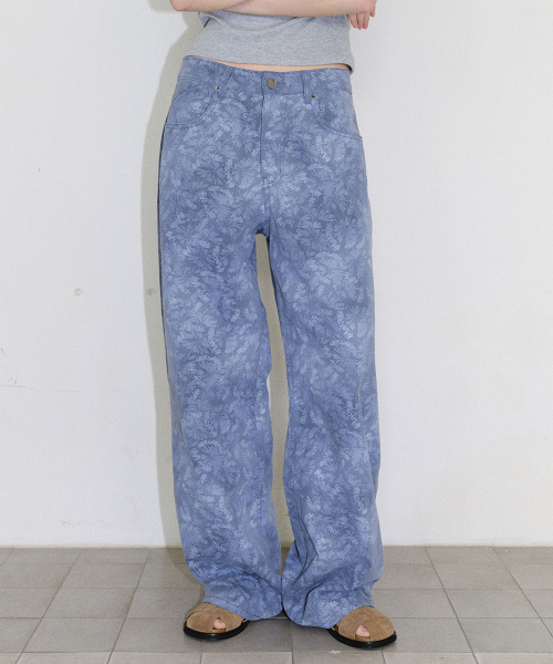 [CORE] FLOWER PRINT STRAIGHT DENIM PANTS - BLUE
