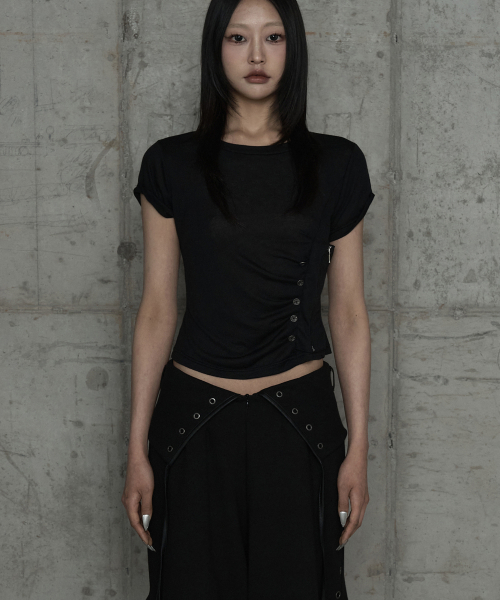 Drape Pintuck Zipper Roll-Up Short Top (Black)