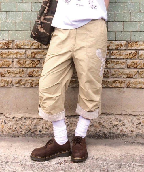 Check Applique Capri Pants BEIGE