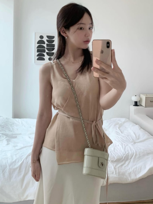 Layered Wrap Knit Vest Beige AT6SWB012BI