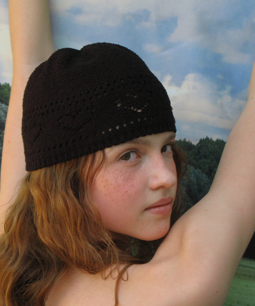 HEART OPENWORK KNIT BEANIE BLACK