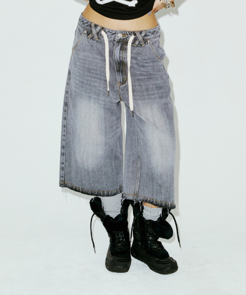STRING CAPRI DENIM PANTS GREY