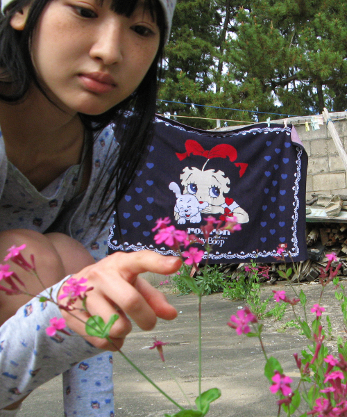 BETTY BOOP HEART LACE BLANKET NAVY