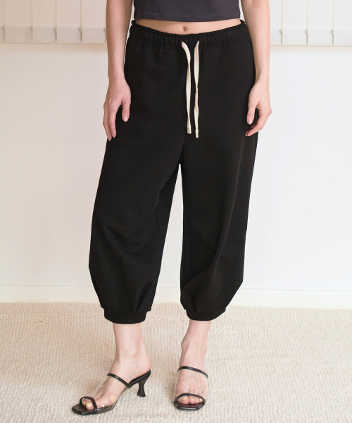 Balloon capri sweat pants -BLACK