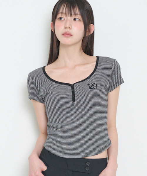 129 BUTTON HENLEY NECK T-SHIRT BLACK STRIPE
