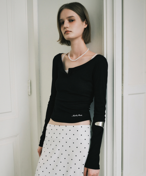 SOFT BUTTON SLIM TOP_BLACK