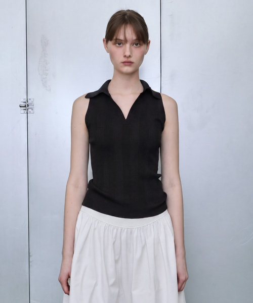 Collared Ribbed Sleeveless Top [BLACK]