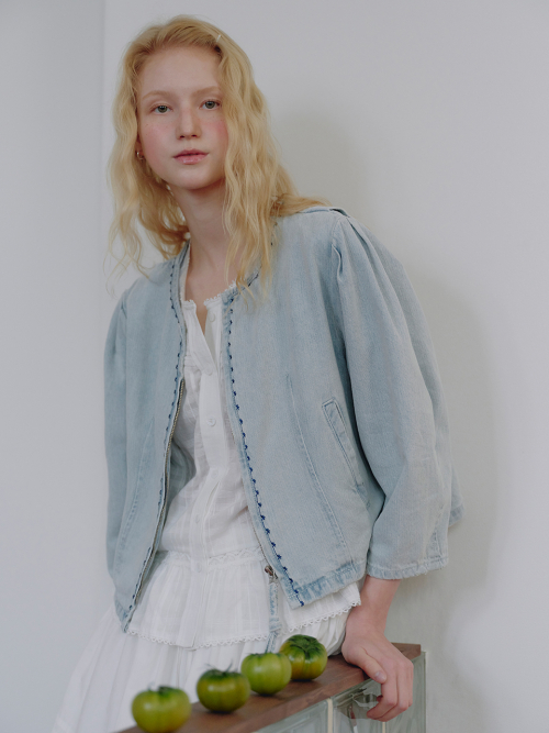 Volume Sleeve Embroidered Denim Jacket MU2634JK307M