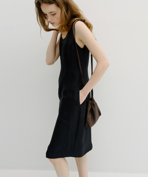 classic silky midi dress (black)