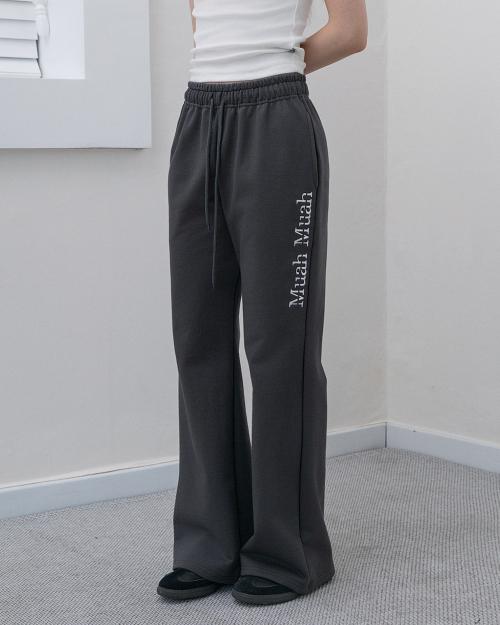 LOGO BOOTSCUT BANDING PANTS [CHARCOAL]