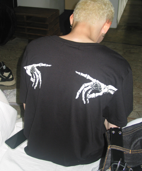 ET BONE FINGER 크롭 티셔츠[블랙]
