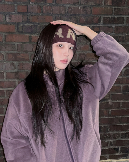 Signature Jacquard Logo Knit Hair Band (Burgundy)