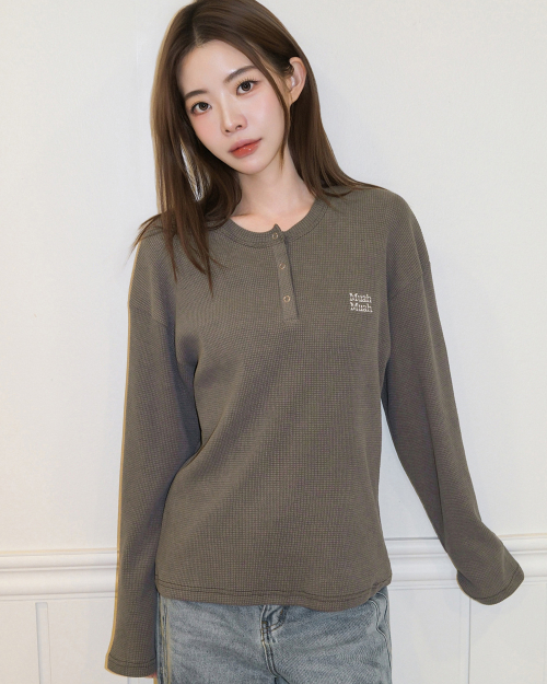 WAFFLE PIGMENT HENLEY NECK LONG SLEEVE [BROWN]