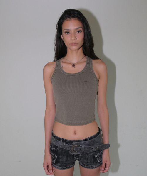OPEN SIDE SLEEVELESS T-SHIRT [KHAKI]