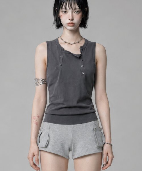 Two-Line Button Short Sleeveless (Charcoal)