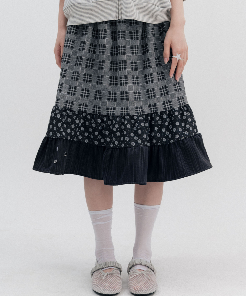 Mixed Check Tiered Midi Skirt_Black