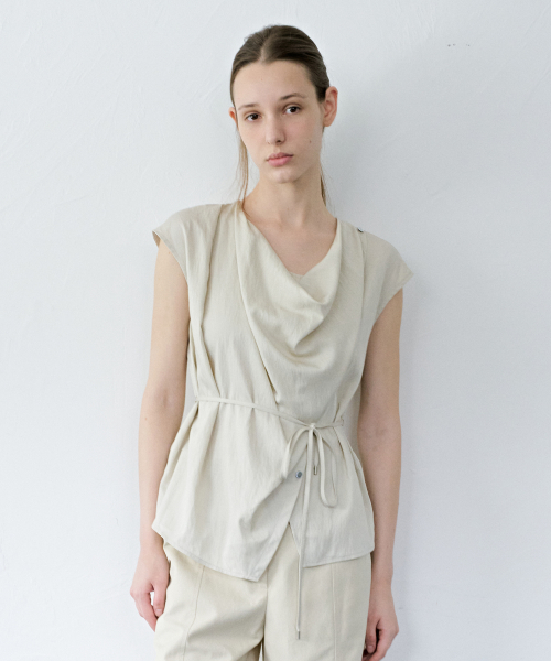 Onde Neck Draped Blouse_2color