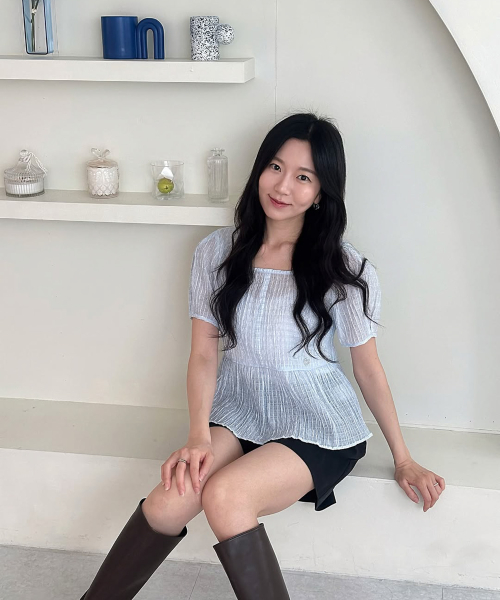 스퀘어넥페플럼블라우스 J1BL324C