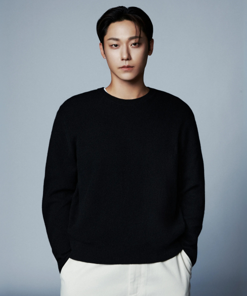 [빅토리아 울] 미니멀 리브드 크롭 니트