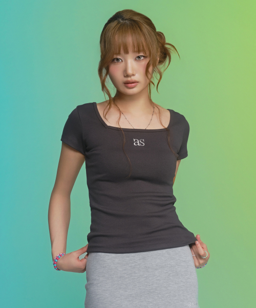 SQUARE LINE TEE / CHARCOAL