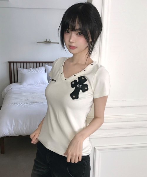 데본 브이넥 반팔 티 (2컬러)