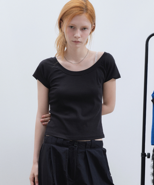 RAGLAN SCOOP NECK TOP_BLACK