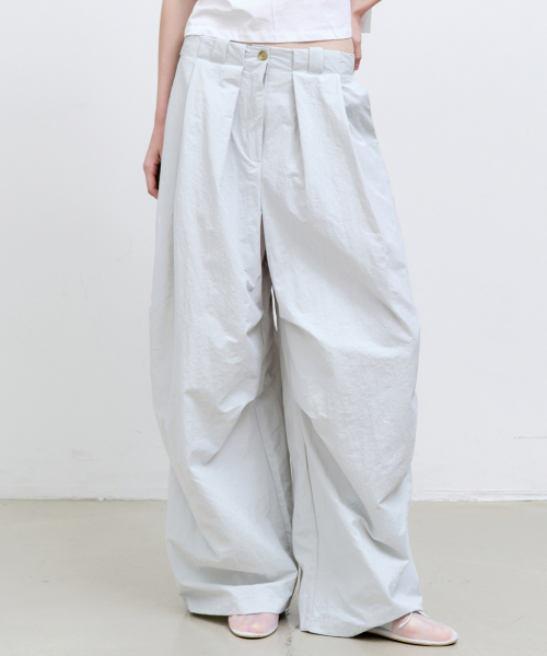 VOLUME TUCK WIDE PANTS_SKY BLUE