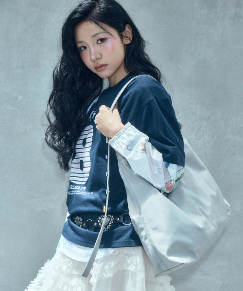 [단추참증정] 빅 나일론 숄더백 그레이 OZBGGA304G