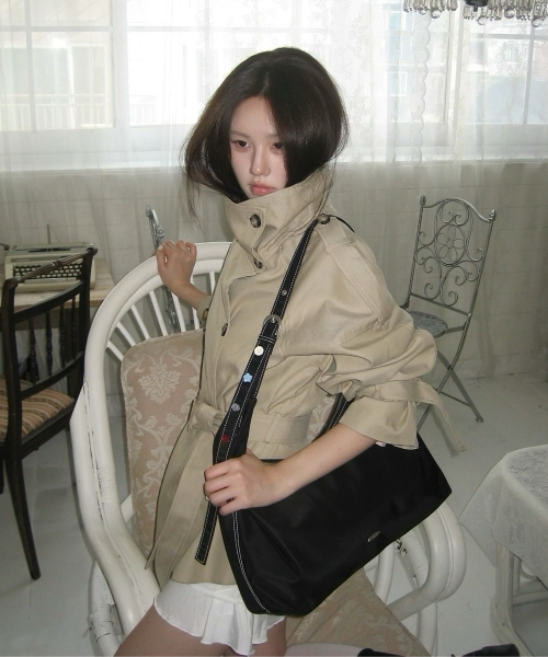 [Button Gift] Big Nylon Shoulder Bag Black OZBGGA304B