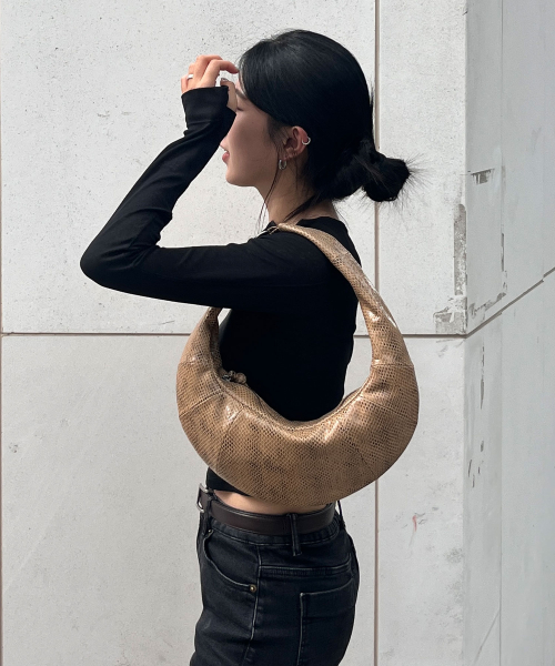 Small fling hobo bag(Python beige)_OVBAX26255PYB