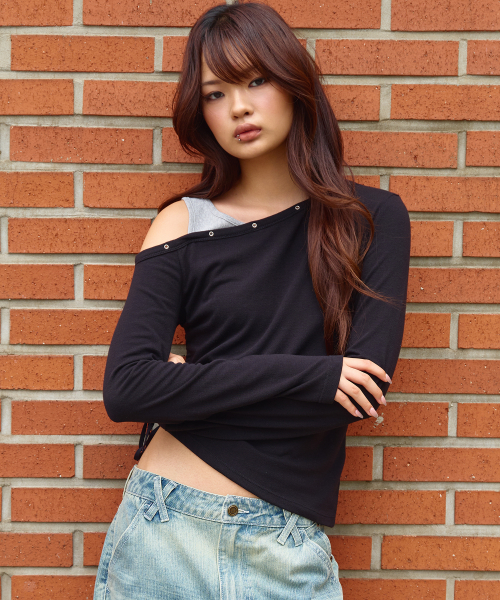 EYELET OFF SHOULDER L/S BLACK