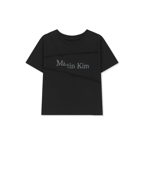 DIAGONAL CUT LOGO CROP TOP IN BLACK