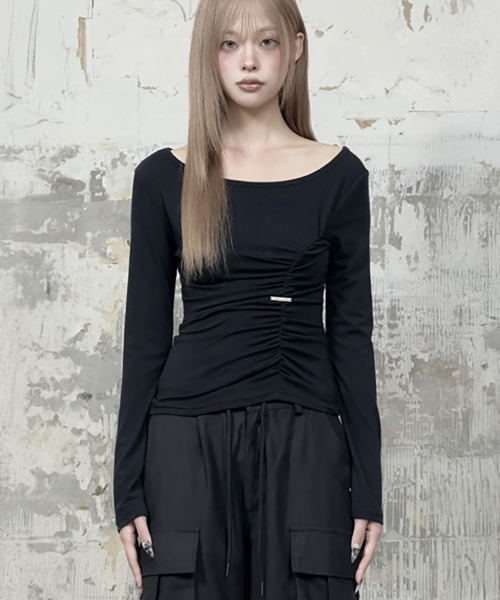Drape Wing Shirring Long Sleeve (Black)