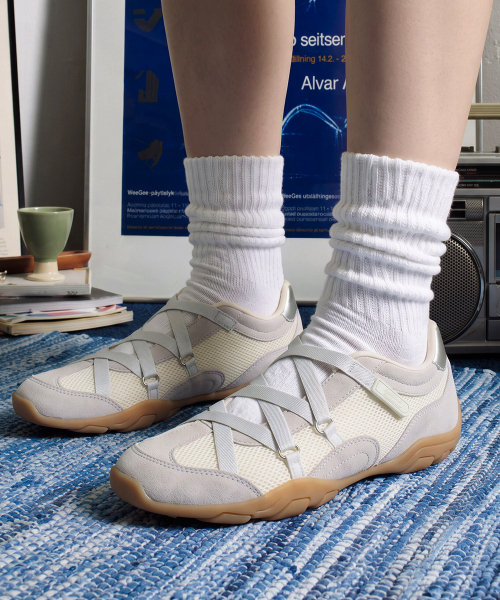 ZANE X-STRAP SNEAKERS - CREAM