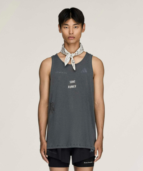 adixSFTM TANK M CARBON