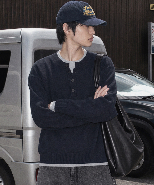 레이어드 헨리넥 니트 (네이비)
