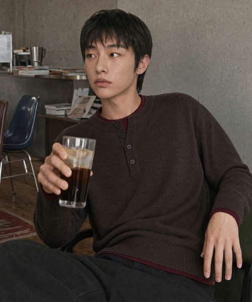 레이어드 헨리넥 니트 (브라운)