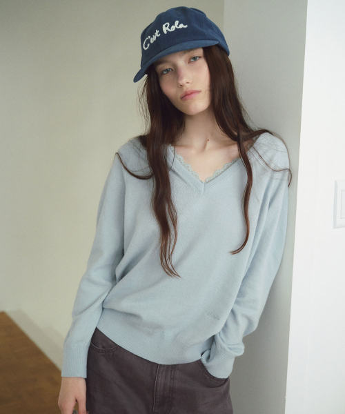 LACE V NECK KNIT SKY