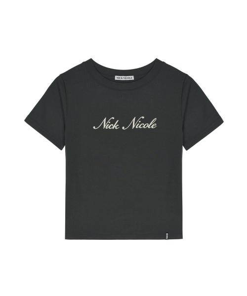 NICOLE LOGO GRAPHIC HALF TOP_CHARCOAL